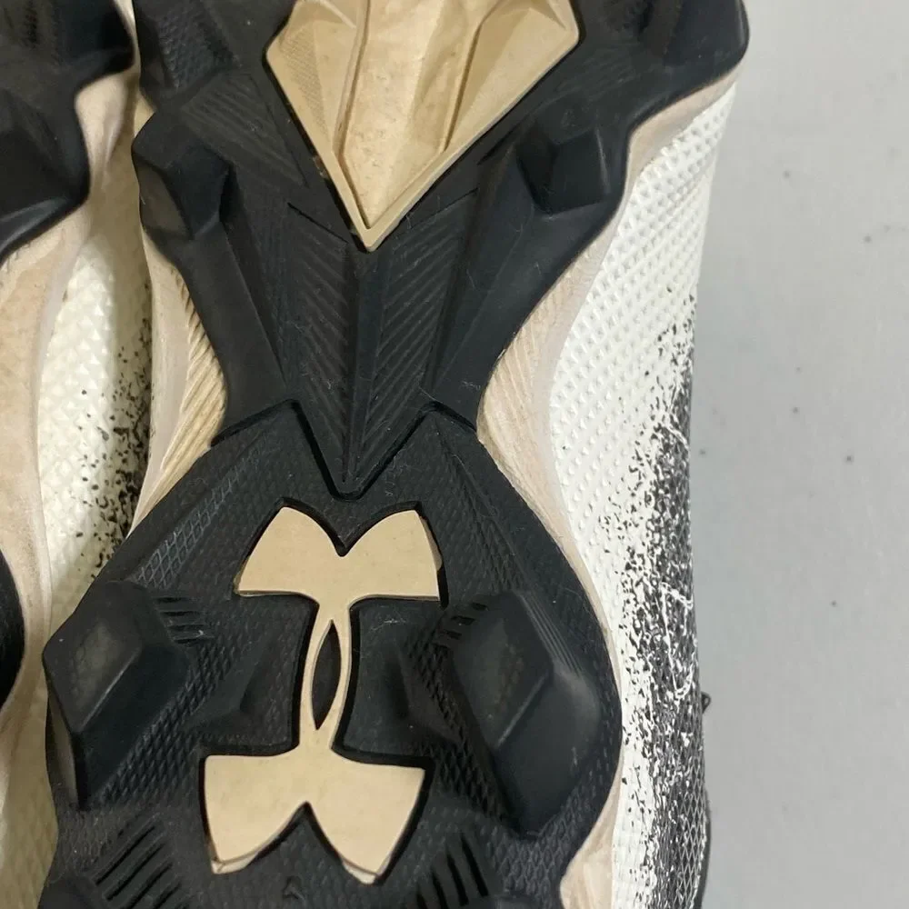EUC Under Armour Boys Youth Black and White Football Cleats - Size 2Y